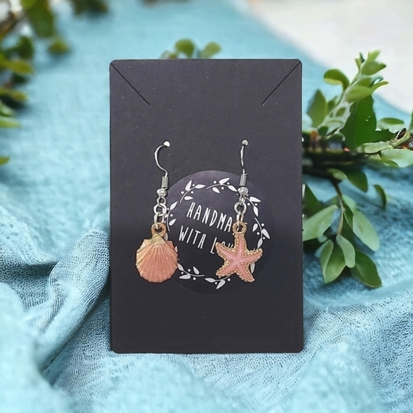 Handcrafted Unique Pink Clamshell & Starfish Earrings - Picture 1 of 3